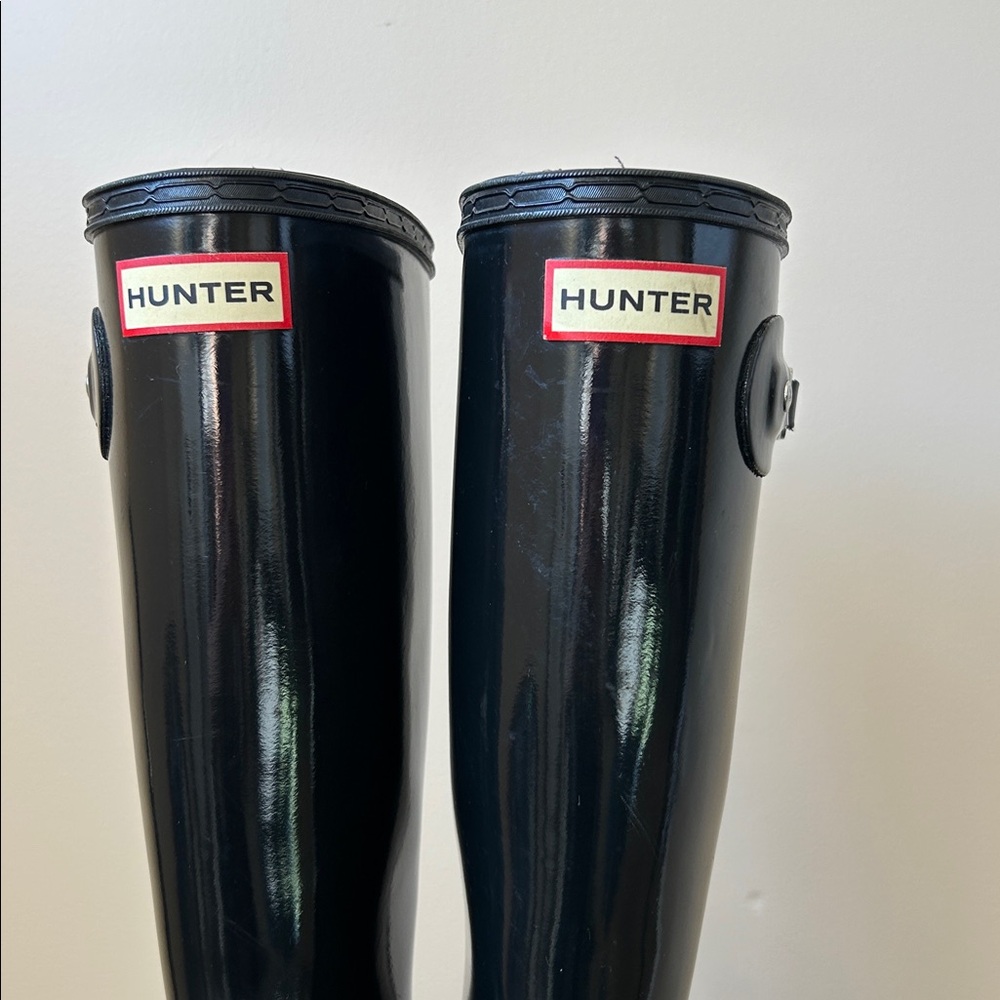 Hunter Tall Rain Boots, Glossy Black (size 5) - Picture 14 of 16